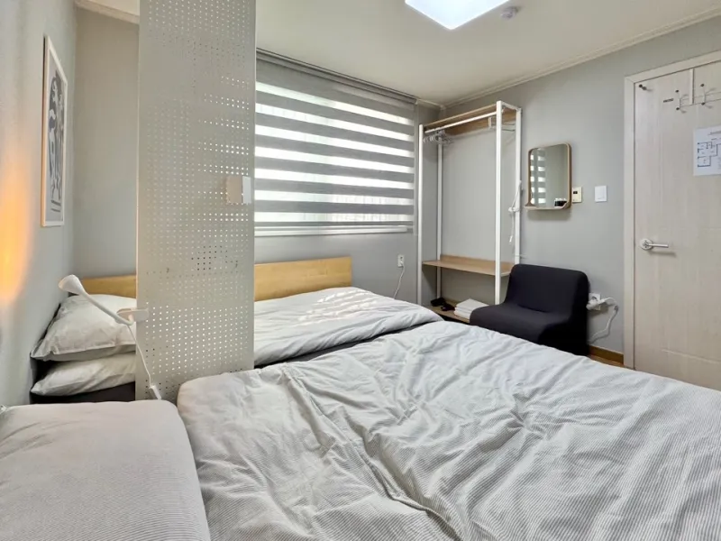 [Gangnam, Seoul] 2-Room Apartment near Hanti Station, Daechi-dong, Daechi Station, Samsung Station, Parking, 2 Desks 9