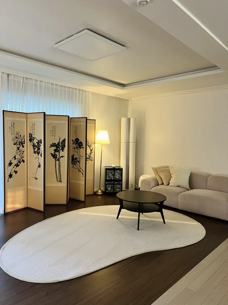 [Guro, Seoul] Room 701. 5 mins from Oryu-dong Station. Spacious 3-bedroom. 2 bathrooms. Max. 8 guests. 6 beds 22