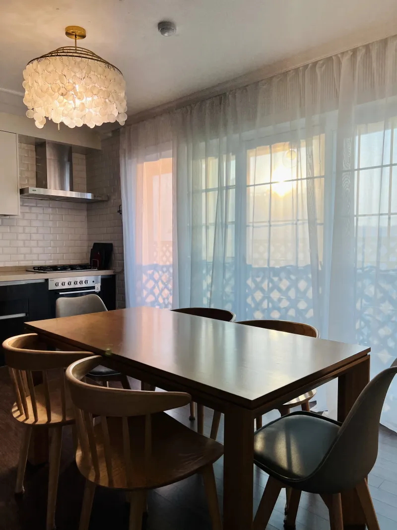 [Guro, Seoul] Room 701. 5 mins from Oryu-dong Station. Spacious 3-bedroom. 2 bathrooms. Max. 8 guests. 6 beds 29