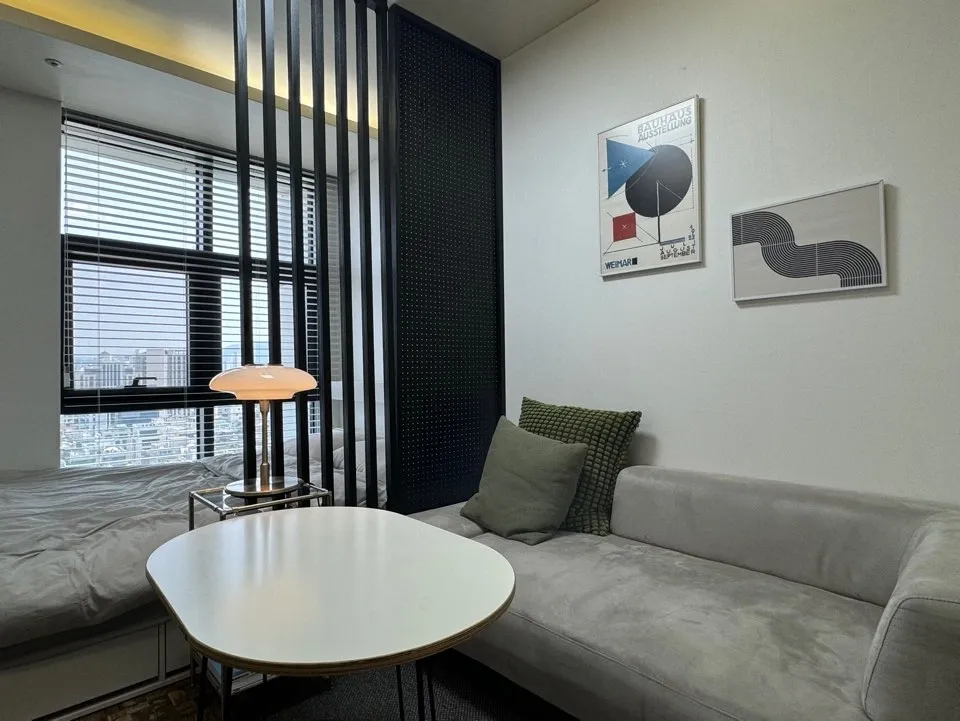 Daechi-dong One-Bedroom Studio