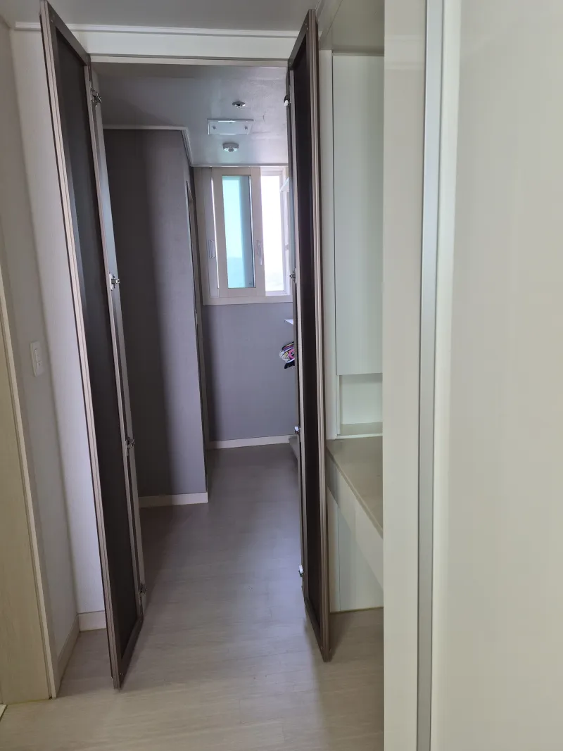 [Naju] Unobstructed views from front and back, fully furnished 21st-floor home 24