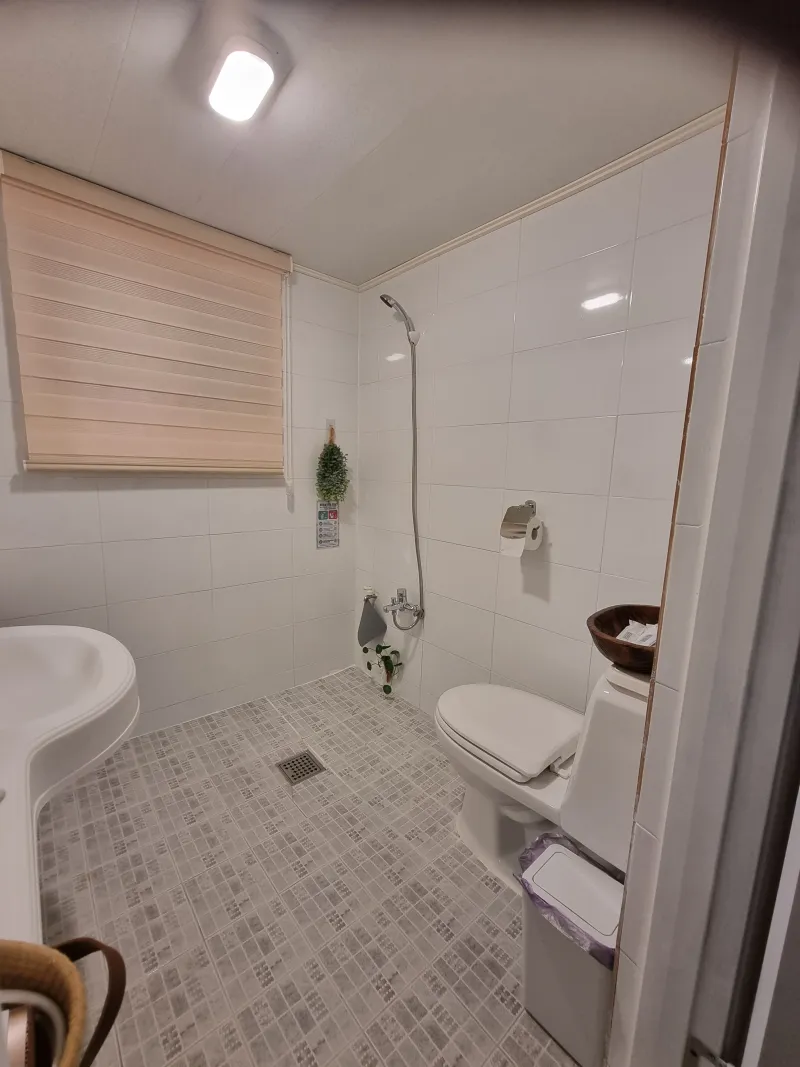 [Seongdong, Seoul] 2 bathrooms, Line 5 Dapsimni Station, Line 2 Yongdap Station 5-minute walk, safe near police station 9
