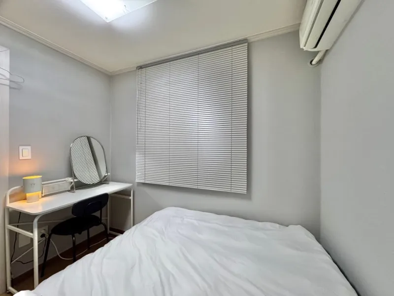 [Gangnam, Seoul] 2-Room Apartment near Hanti Station, Daechi-dong, Daechi Station, Samsung Station, Parking, 2 Desks 33