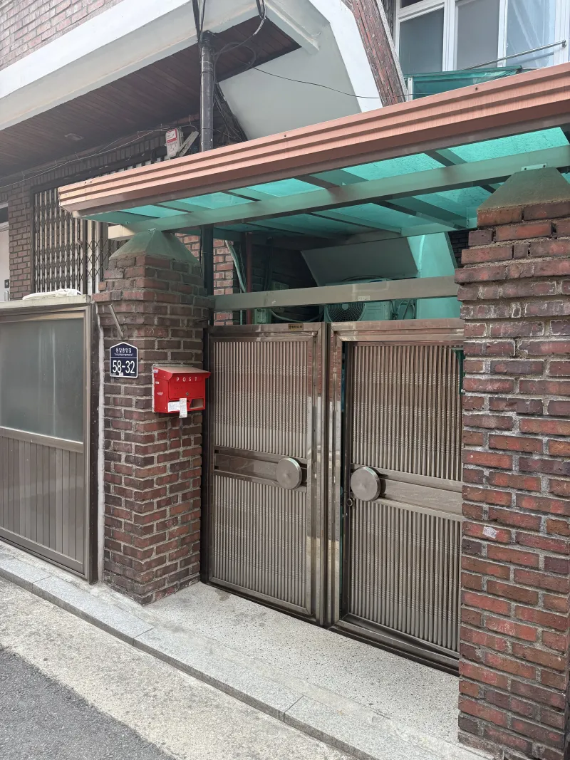 [Seongdong, Seoul] 2 bathrooms, Line 5 Dapsimni Station, Line 2 Yongdap Station 5-minute walk, safe near police station 27