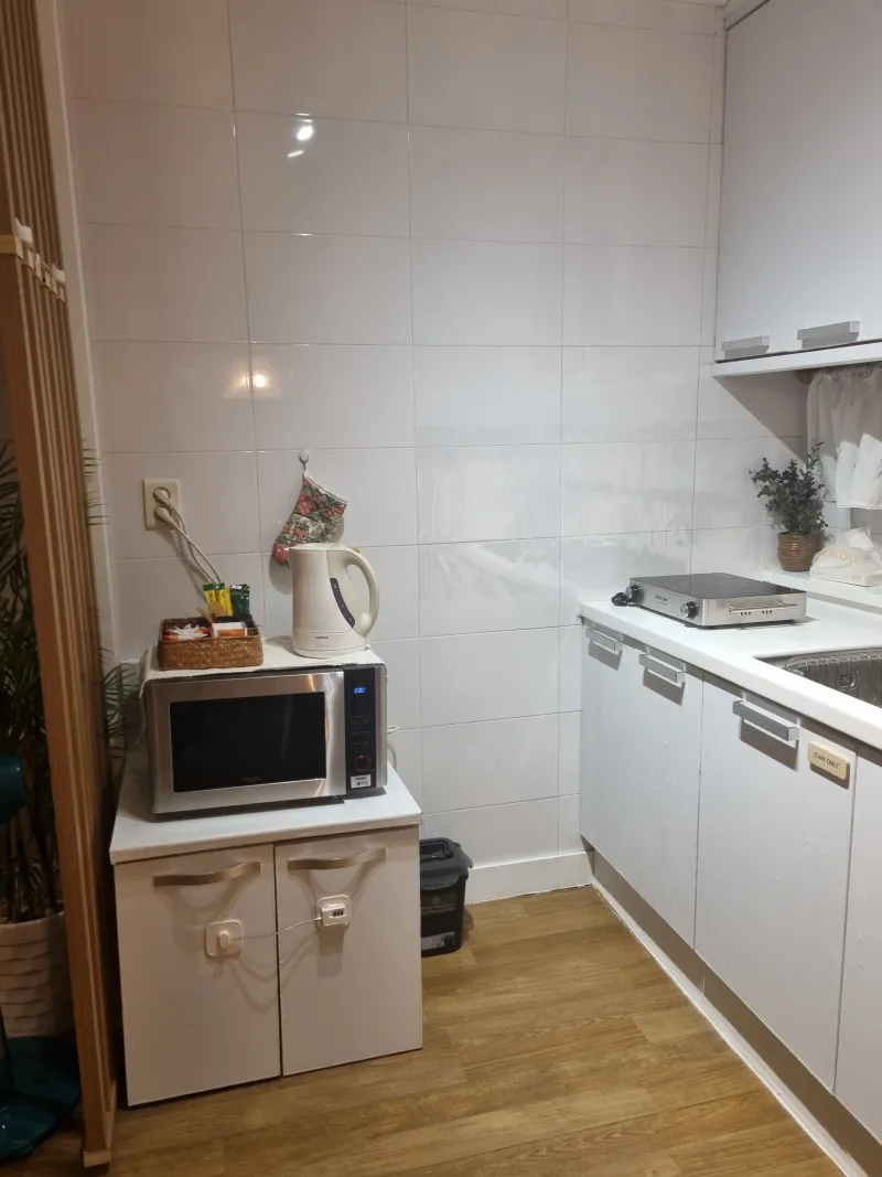 [Seongdong, Seoul] 2 bathrooms, Line 5 Dapsimni Station, Line 2 Yongdap Station 5-minute walk, safe near police station 16
