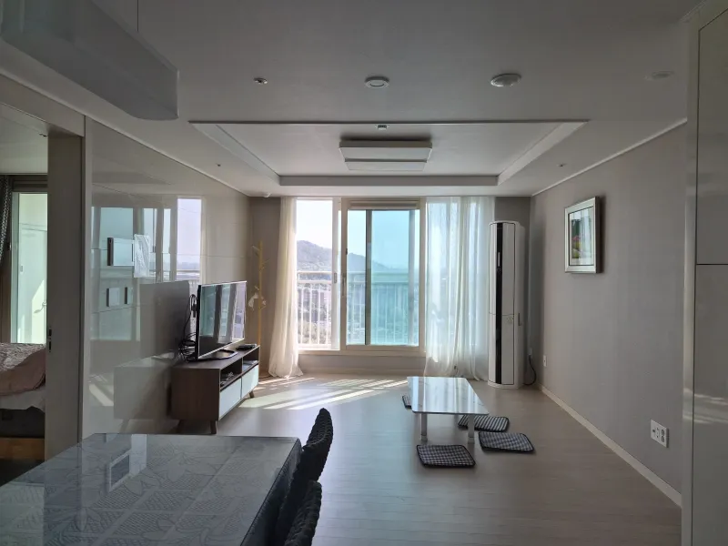 [Naju] Unobstructed views from front and back, fully furnished 21st-floor home 30