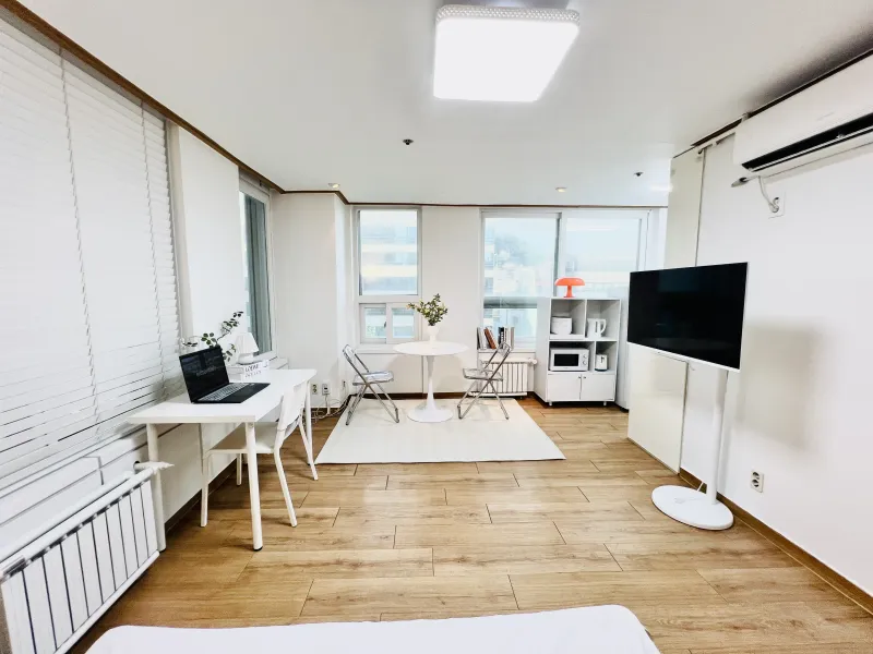 [Seodaemun, Seoul] Sinchon Station Exit 4, 4-minute walk, City View 4