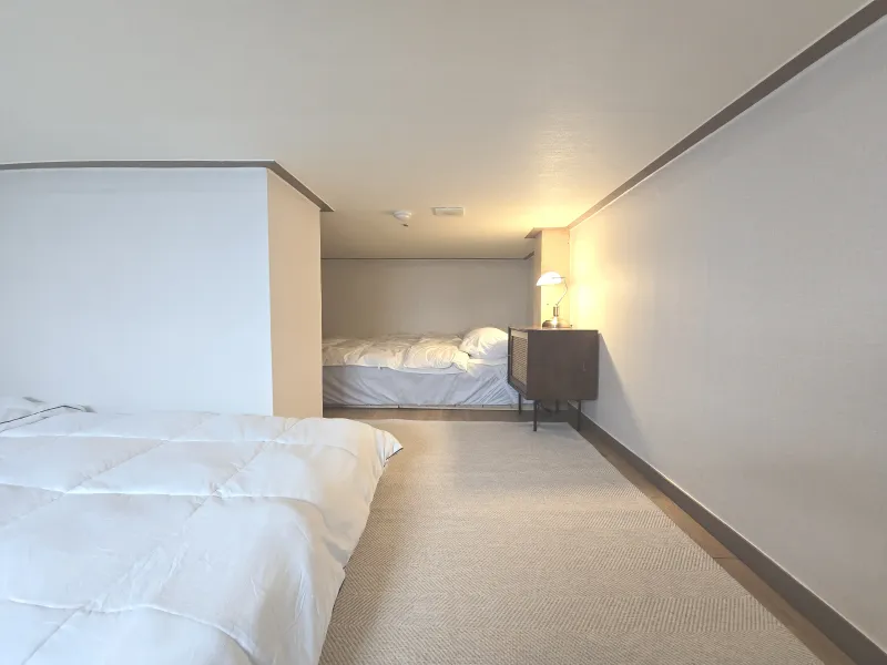 [서울 관악] 서울대입구역2분,퀸침대1,슈퍼싱글1,복층,샤워부스,로봇청소 15