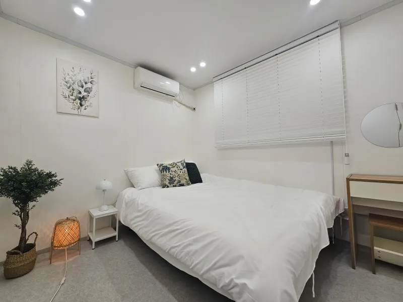 [Seodaemun, Seoul] 10 mins from Sinchon Station / 5 mins from Severance Hospital / Spacious Two-Room Apartment / Family Trips / Max. 6 People 35