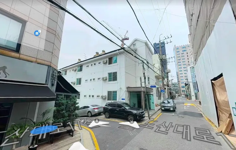 [서울 강남] 신사역 5분 가로수길 미술관 계단필요없는 1층 10