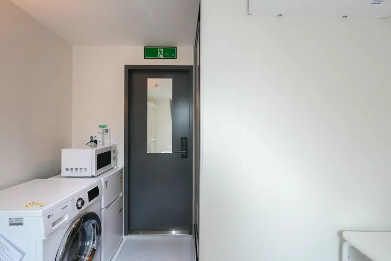 [Seodaemun, Seoul] Young Space Premium Studiotel Sinchon-Hongdae Branch Room 202 4