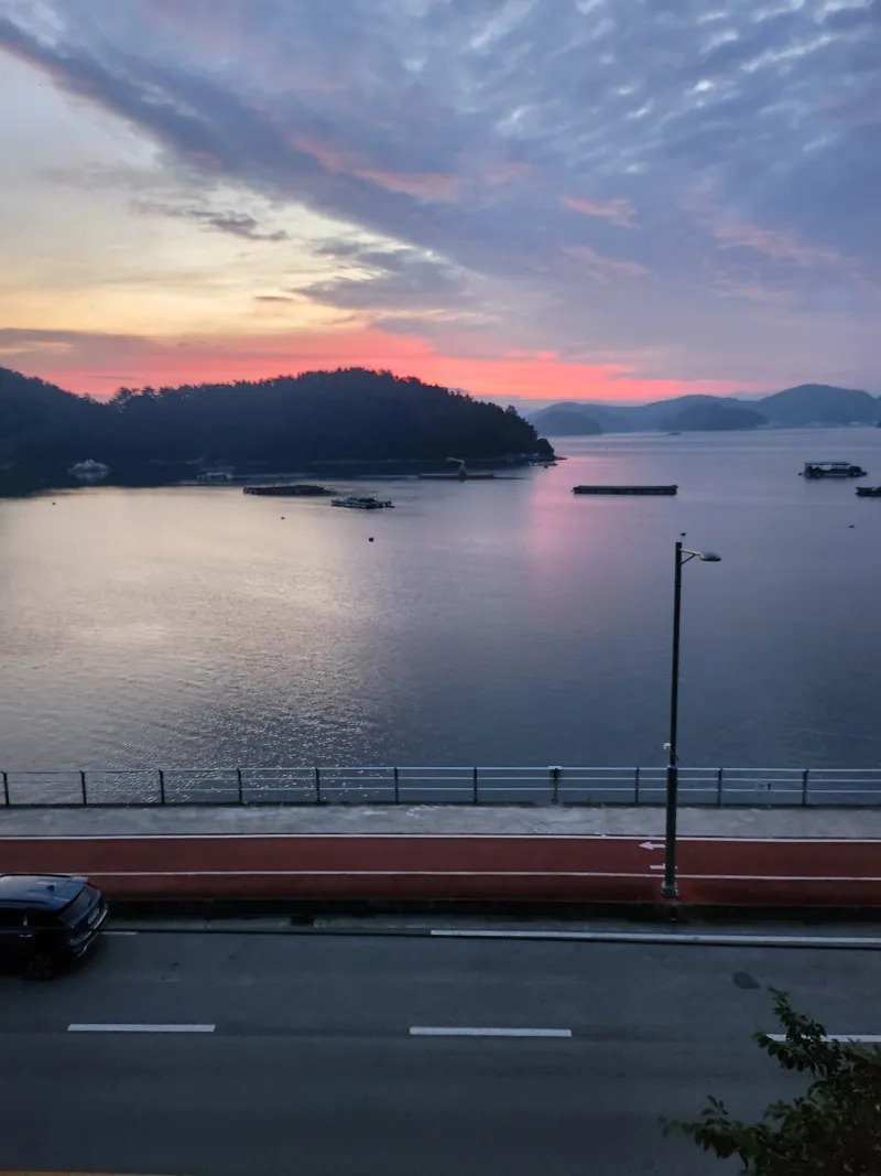 [Tongyeong] Coastal walking path right in front of the new city A 15