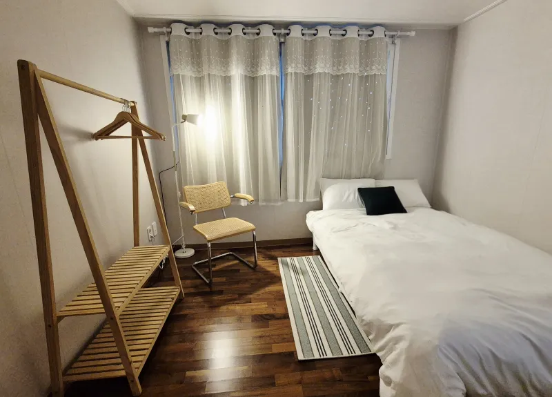 [Mapo, Seoul] Cozy Two-Room Apartment on Mangridan-gil 2