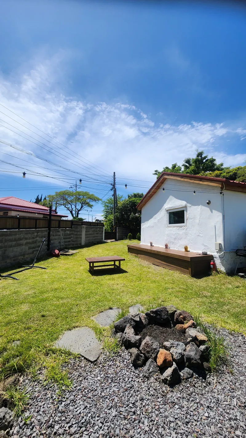 [Aewol, Jeju] Two-room with red roof yard #Independent house #Barbecue #Bulmung 35