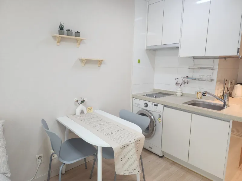 [Suwon] 3 minutes from Gwanggyo Station, high floor near the back gate of Gyeonggi University 11