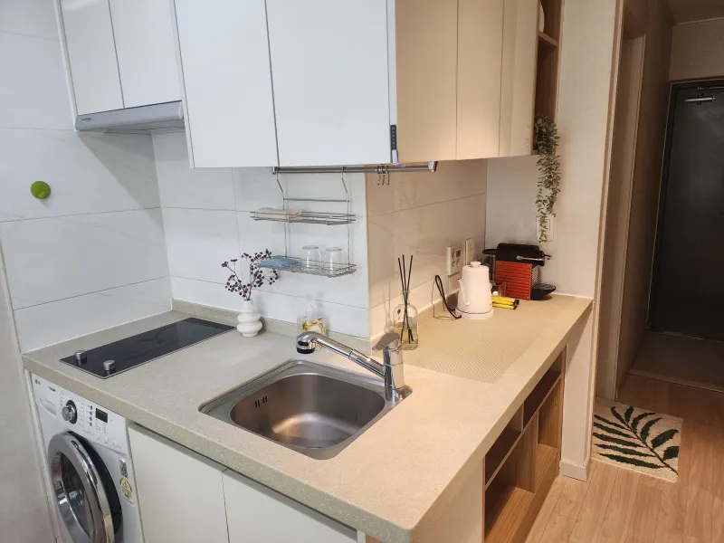 [Suwon] 3 minutes from Gwanggyo Station, high floor near the back gate of Gyeonggi University 9