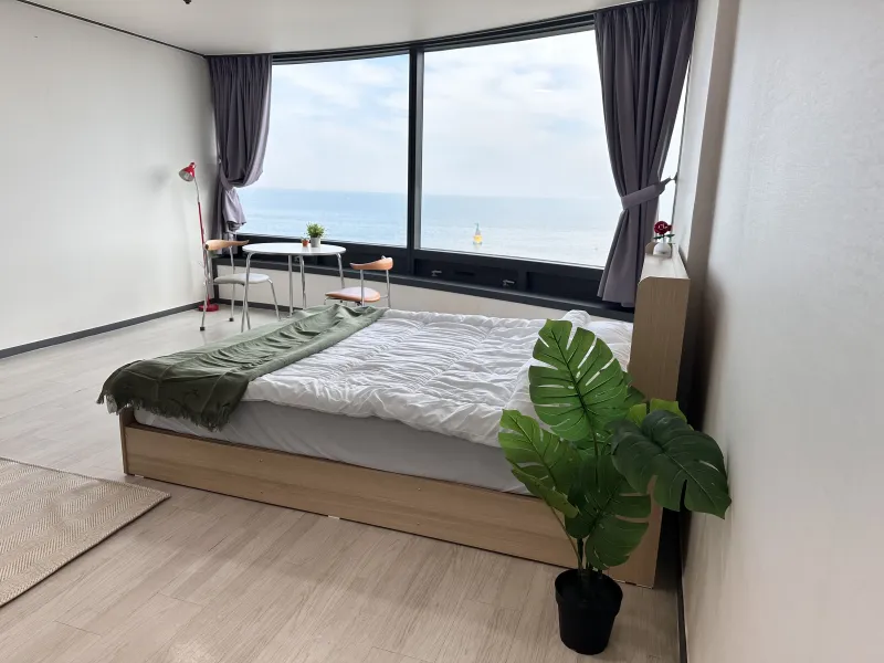 [부산 해운대] 동백섬 앞 대형창 바다뷰 룸 2