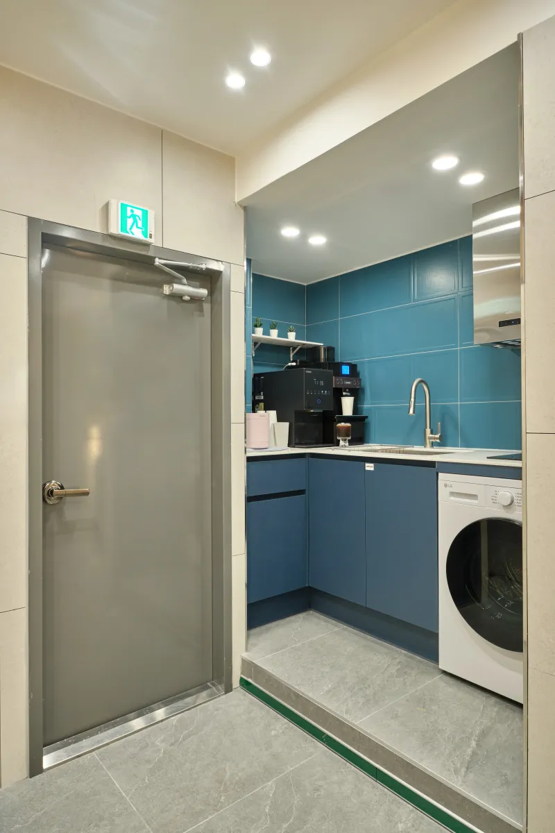 [Mapo, Seoul] Hongik Univ. Station Triple Station Area (6-minute walk, Women Only) - Room 404 12