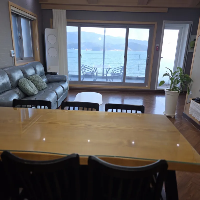 [Namhae] Ocean view, 2nd floor (pet-friendly) detached house with a garden and sea view 55