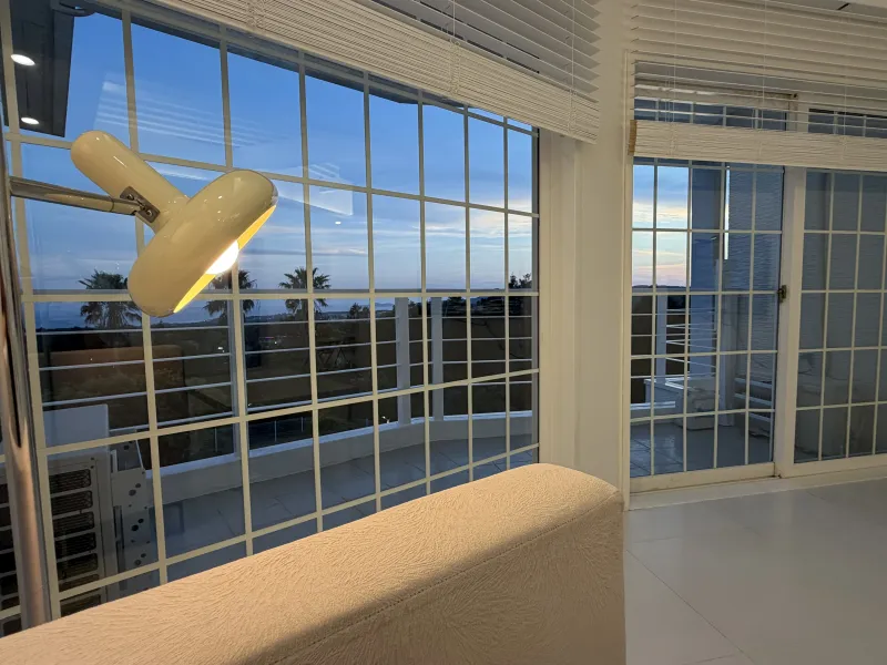 [Saekdal-dong, Seogwipo] South-facing floor-to-ceiling windows with ocean view, dedicated fenced dog playground, Building B, 3rd floor, Two-room 21