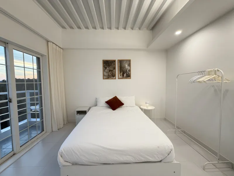 [Saekdal-dong, Seogwipo] South-facing floor-to-ceiling windows with ocean view, dedicated fenced dog playground, Building B, 3rd floor, Two-room 7