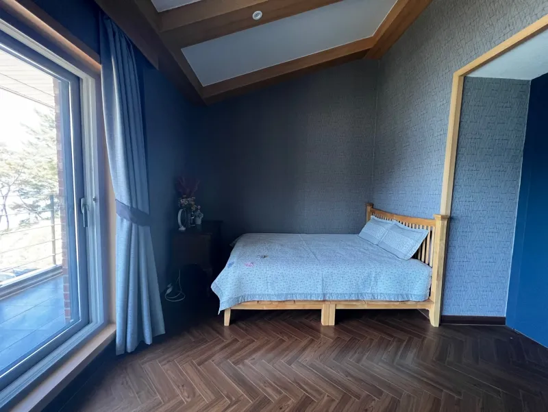 [Namhae] Ocean view, 2nd floor (pet-friendly) detached house with a garden and sea view 4