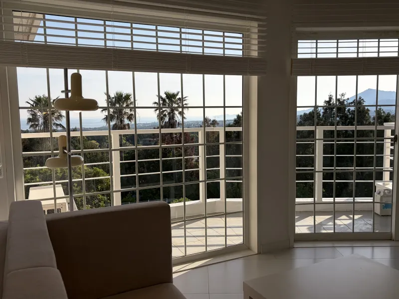 [Saekdal-dong, Seogwipo] South-facing floor-to-ceiling windows with ocean view, dedicated fenced dog playground, Building B, 3rd floor, Two-room 17