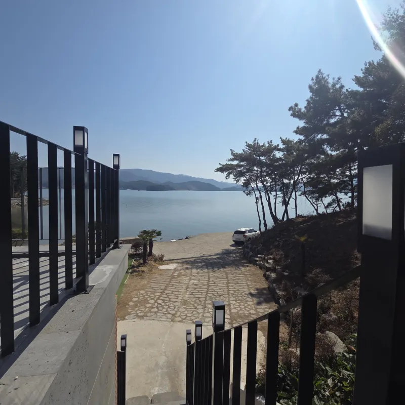 [Namhae] Ocean view, 2nd floor (pet-friendly) detached house with a garden and sea view 97