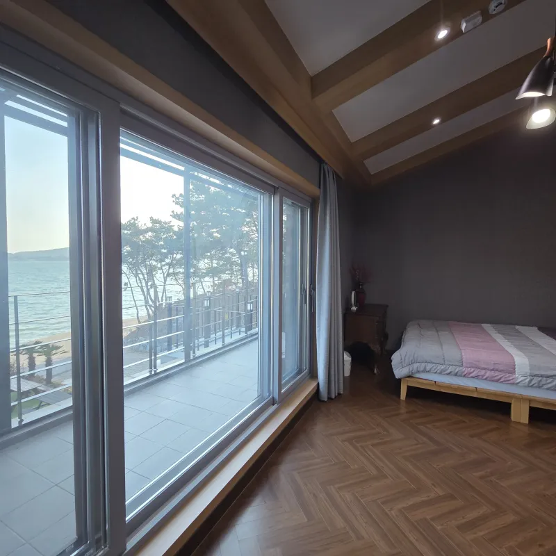 [Namhae] Ocean view, 2nd floor (pet-friendly) detached house with a garden and sea view 9