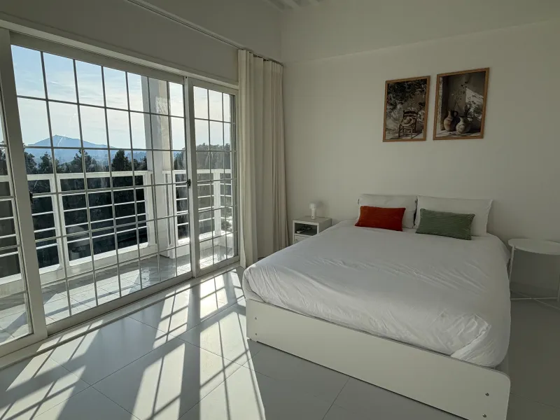 [Saekdal-dong, Seogwipo] South-facing floor-to-ceiling windows with ocean view, dedicated fenced dog playground, Building B, 3rd floor, Two-room 4