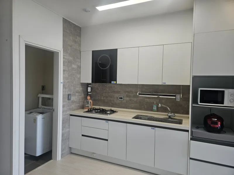 [Seoho-dong, Seogwipo] Room 703: Ocean View from My Own Master Room Beyond the Floor-to-Floor Window_Newly Built Two-Room Wells Place 16