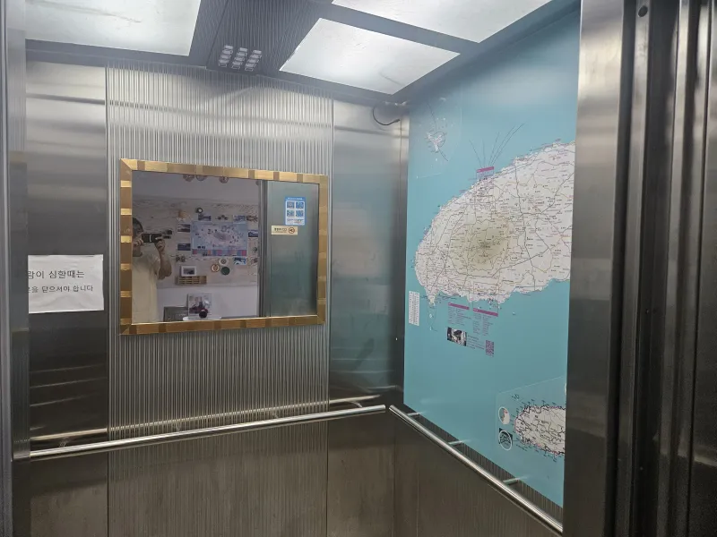 [Seoho-dong, Seogwipo] Room 703: Ocean View from My Own Master Room Beyond the Floor-to-Floor Window_Newly Built Two-Room Wells Place 17