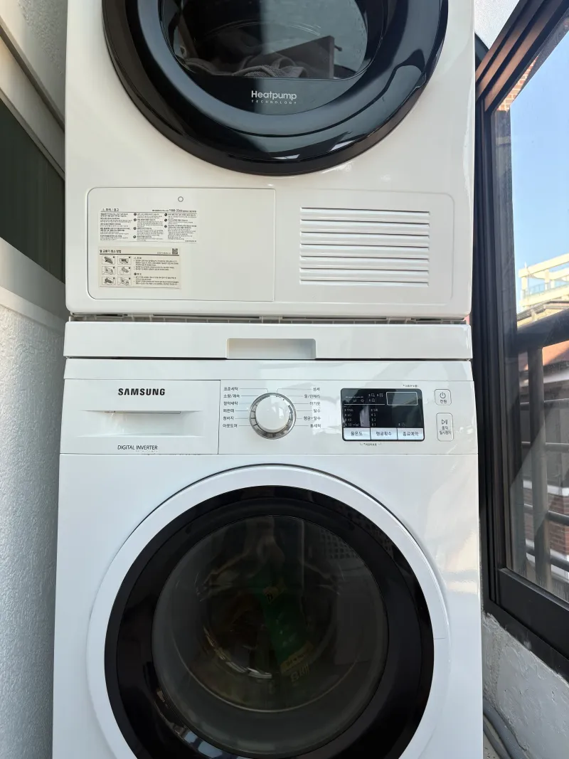 [Mapo, Seoul] Hongdae Tourism Prime Location/10 Guests/3 Bedrooms/2 Bathrooms/Fully Furnished 24
