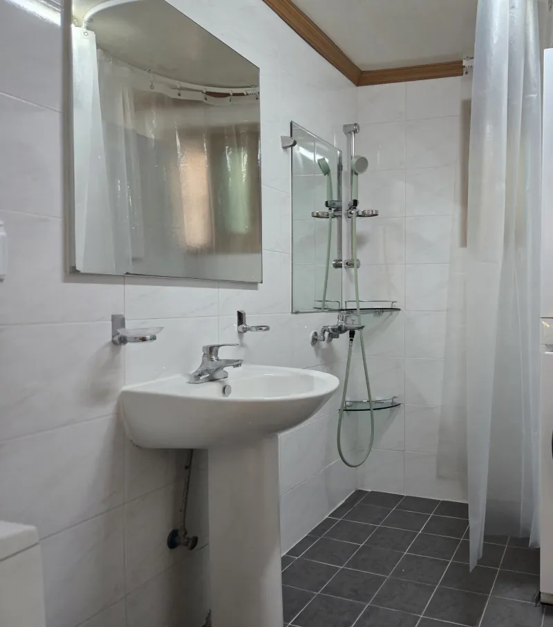 [Mapo, Seoul] 4 minutes from Gongdeok Station, 3 queen/3 single beds, business trip/family accommodation in Hongdae and Yeouido 11