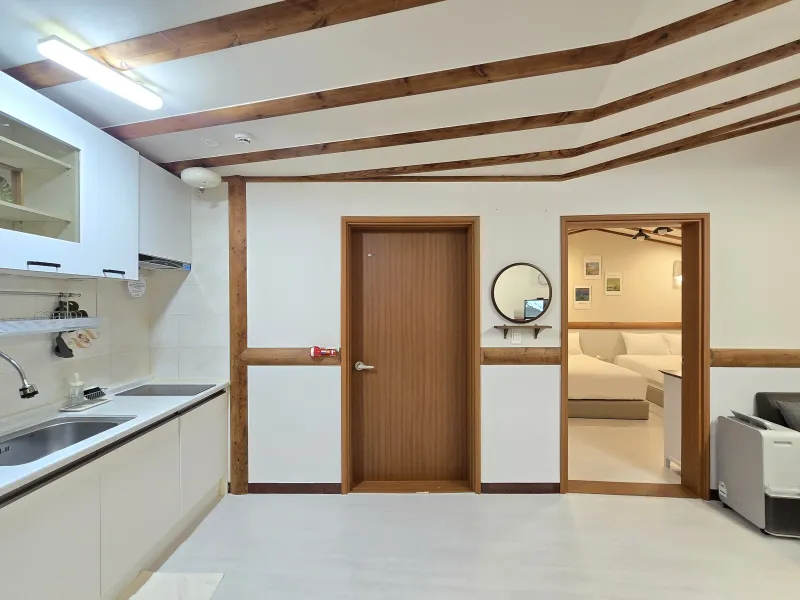 [Sangye-dong, Seogwipo][Hangnamu View] Room 301 / Breakfast Toast / Utility Box / Towels and Bedding Provided / 25