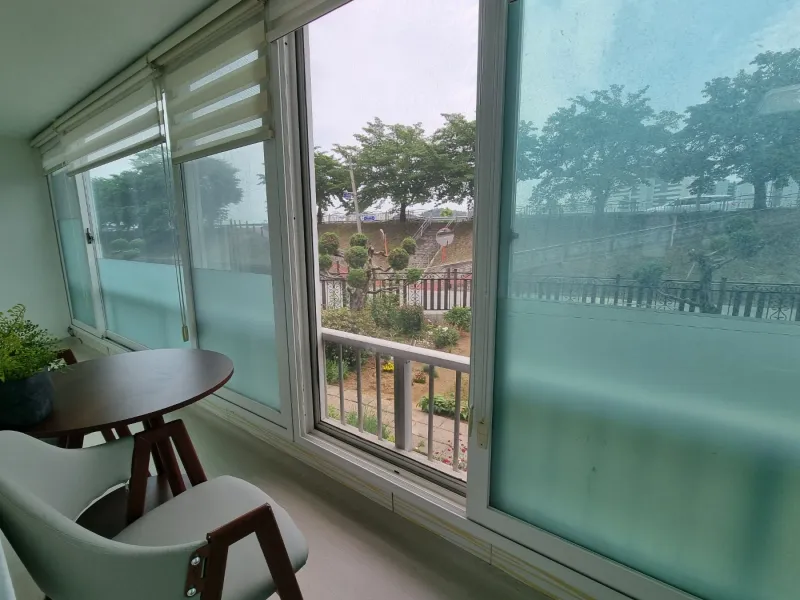 [Gangneung][Gangneung, Gangwon-do] 1st floor of an apartment with a good Namdaecheon walking course 14