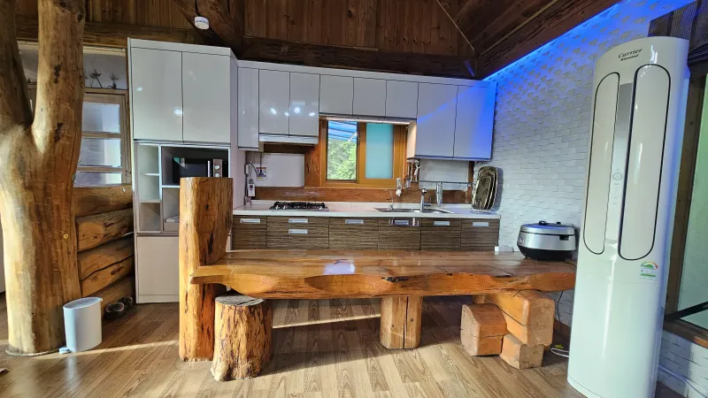[Chuncheon] Two-story log cabin with a lawn and good mountain view 18