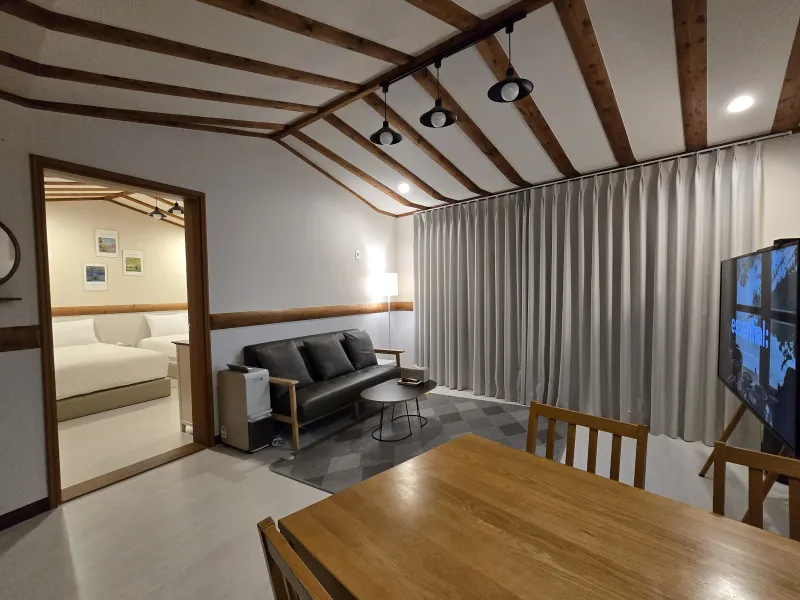 [Sangye-dong, Seogwipo][Hangnamu View] Room 301 / Breakfast Toast / Utility Box / Towels and Bedding Provided / 26