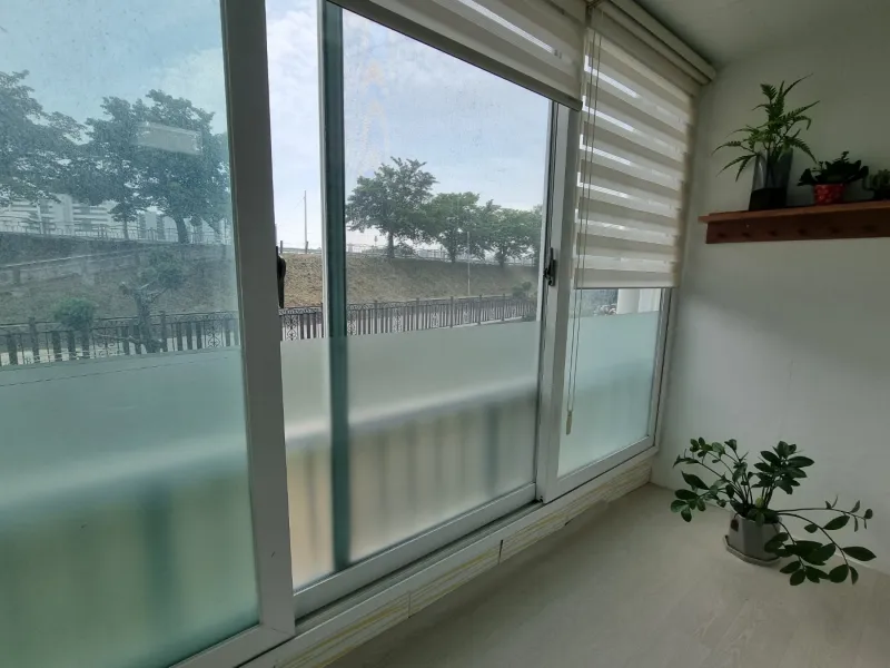 [Gangneung][Gangneung, Gangwon-do] 1st floor of an apartment with a good Namdaecheon walking course 9