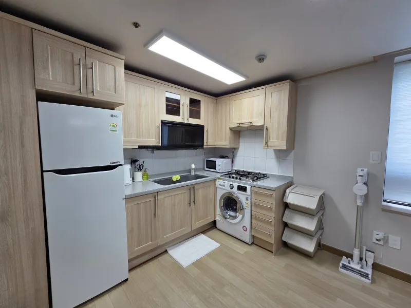 [Yeongdeungpo, Seoul] 4 mins from National Assembly Station / Yeouido 13