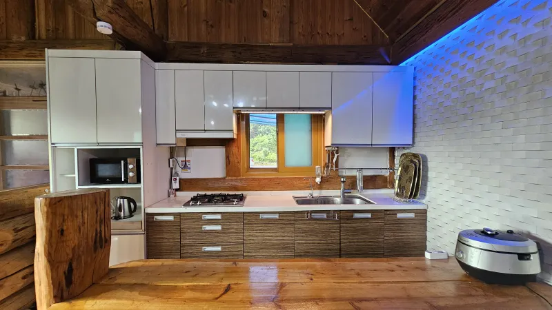 [Chuncheon] Two-story log cabin with a lawn and good mountain view 19