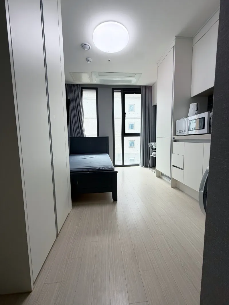 [Yeon-dong, Jeju] Newly Built Officetel with Convenient Transportation #Located in Bustling Area 2