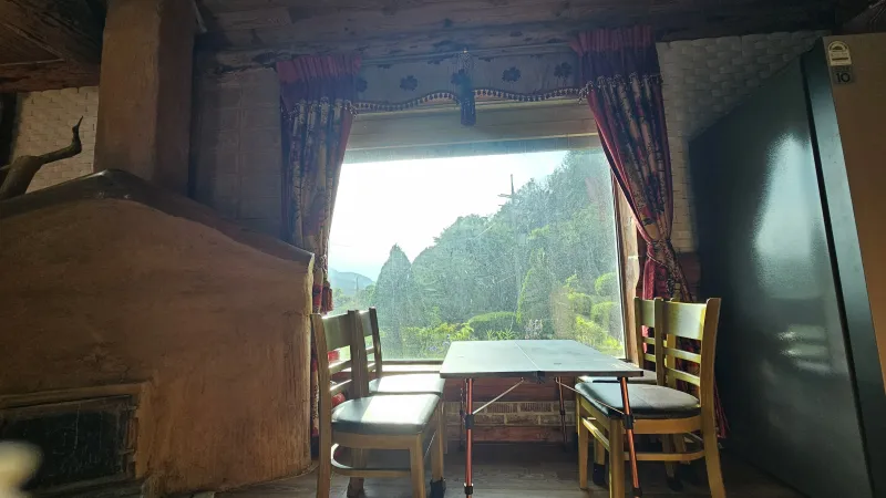 [Chuncheon] Two-story log cabin with a lawn and good mountain view 8