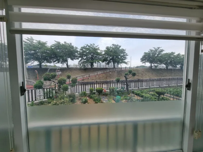 [Gangneung][Gangneung, Gangwon-do] 1st floor of an apartment with a good Namdaecheon walking course 18