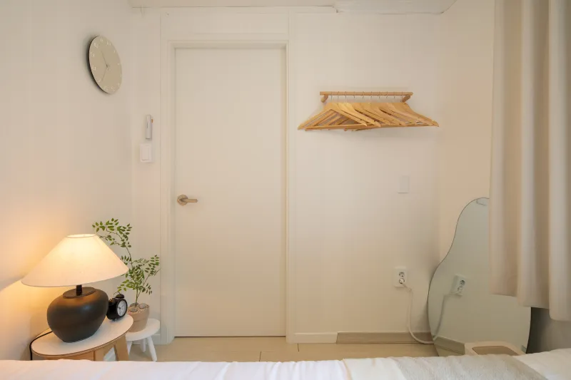[Mapo, Seoul] New Opening Special: 6 people / 3 mins from Hapjeong Station / 2 bedrooms, 3 beds / Luggage storage 13