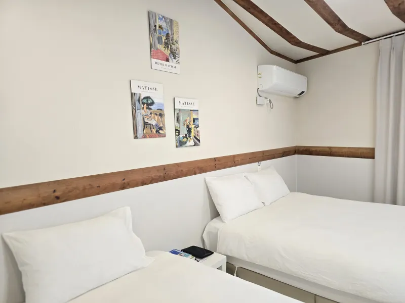 [Sangye-dong, Seogwipo][Pangnamu View] Room 304 / Cleaning fee and utilities included / Towels and bedding provided / 10