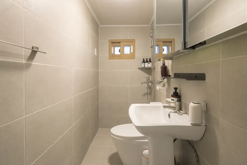 [Mapo, Seoul] New Opening Special: 6 people / 3 mins from Hapjeong Station / 2 bedrooms, 3 beds / Luggage storage 17
