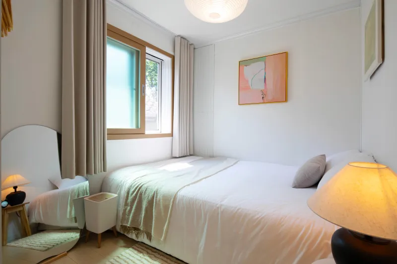 [Mapo, Seoul] New Opening Special: 6 people / 3 mins from Hapjeong Station / 2 bedrooms, 3 beds / Luggage storage 10