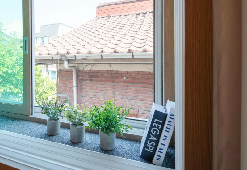 [Mapo, Seoul] New Opening Special: 6 people / 3 mins from Hapjeong Station / 2 bedrooms, 3 beds / Luggage storage 9