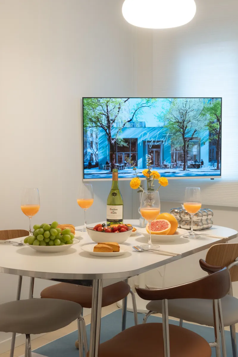 [Mapo, Seoul] New Opening Special: 6 people / 3 mins from Hapjeong Station / 2 bedrooms, 3 beds / Luggage storage 25
